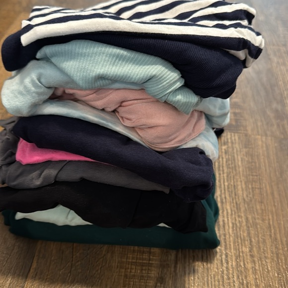 Maternity lot! Jeans size 6&8s. Medium shorts and random tops! GAP coat! - Picture 4 of 5